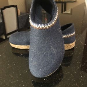 COPY - Haflinger clog size 41! Like new!